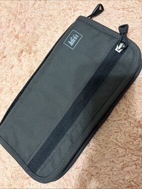 REI Travel Wallet RFID Zip Around Top Handle Multi-Pocket Slot Gray Black Unisex